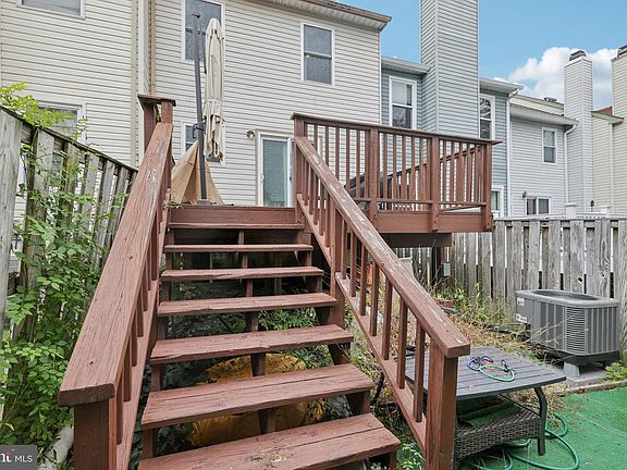 4th image of 9609 Clocktower Ln