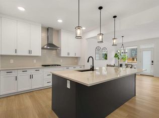 50 W Royston Ter NW, Calgary, AB T3L 0H3