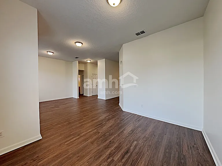 10008 Lancashire Dr — Photo 11