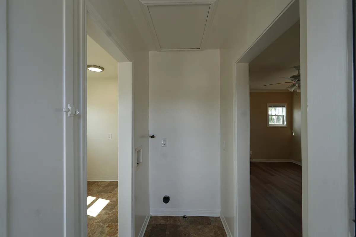 Building Photo - 5157 1/4 E Santa Ana St #5157-1/4