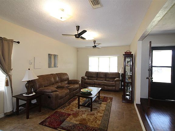 5th image of 1213 Ash St