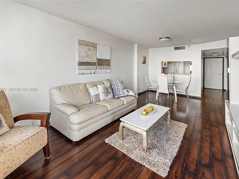 2555 Collins Ave #403 — Photo 8