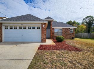 417 Bridgewater Ct, Mary Esther, FL 32569