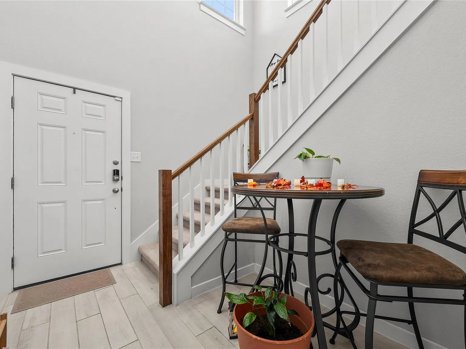 3 bed, 2.0 bath, 1558 sqft, $2,000 — Photo 4