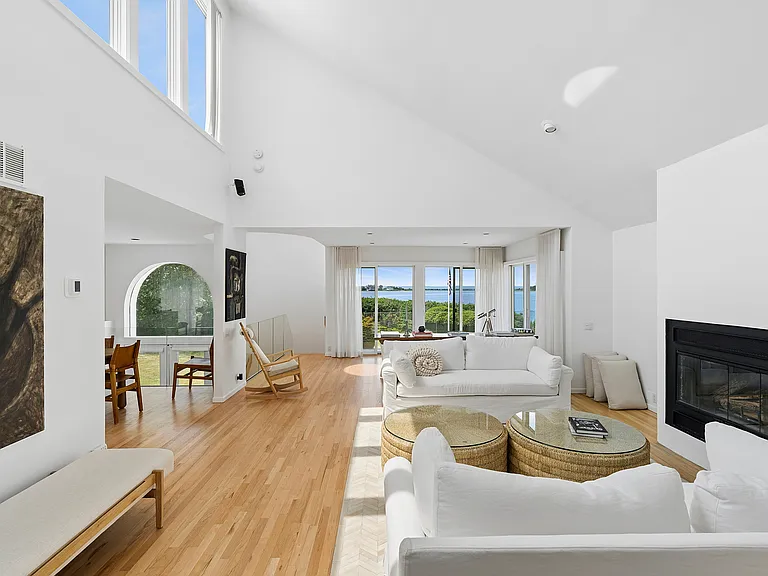 84 Inlet Rd E — Photo 8