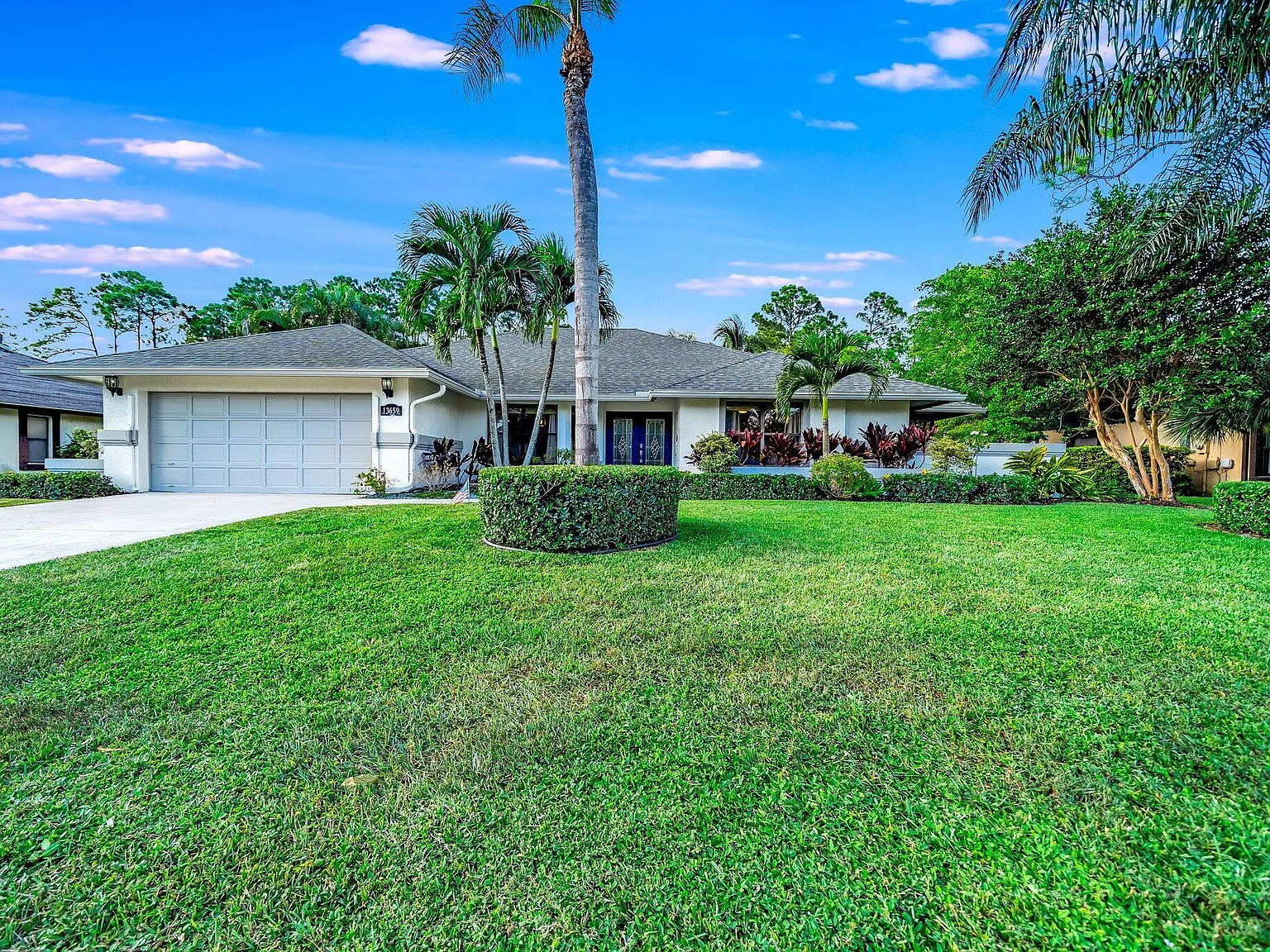 4 bed, 3.5 bath, 2632 sqft, $5,500 — Photo 2