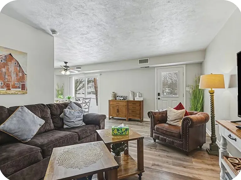 554 Allison Dr — Photo 6