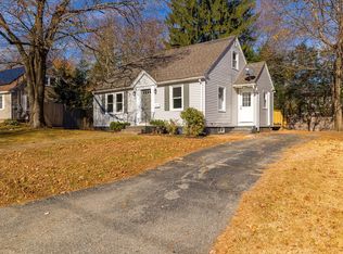 14 Benjamin Rd, Worcester, MA 01602