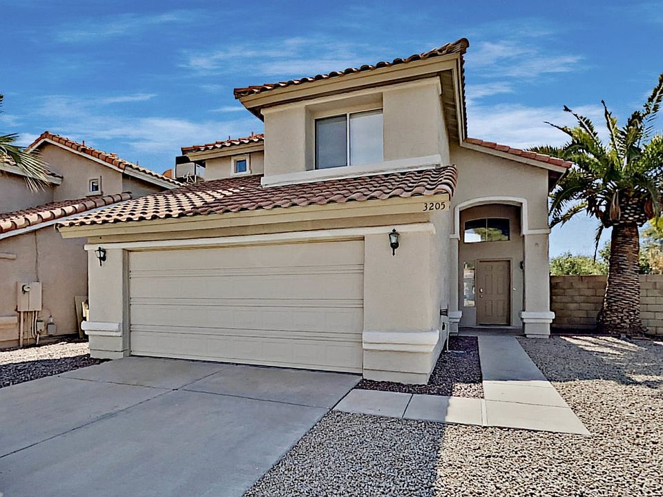 1st image of 3205 E Poinsettia Dr