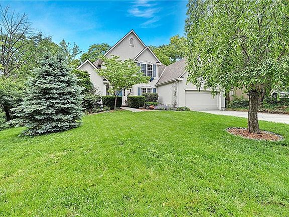 2nd image of 244 NW Whitlock Dr