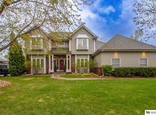 14719 Lake St, Omaha, NE 68116