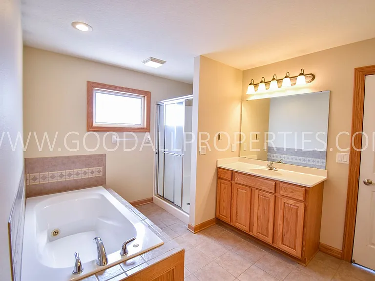 6304 NW 94th St — Photo 20
