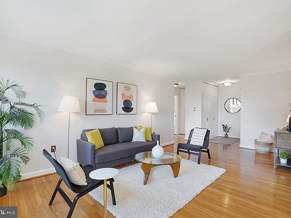 5th image of 1300 S Arlington Ridge Rd APT 718