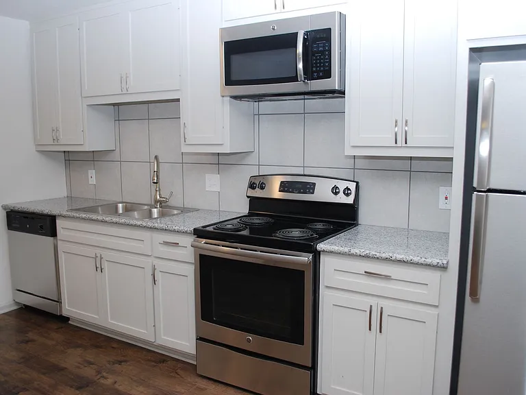 BlueBird Apartments — Photo 26