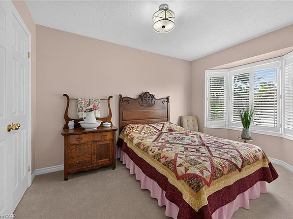 5th image of 30 Braemar Ave #22