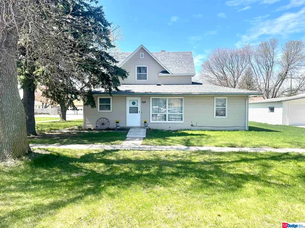 305 Pine St, Snyder, NE 68664