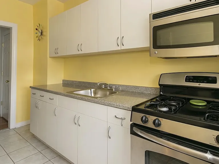 6264 Saunders St #4 — Photo 5