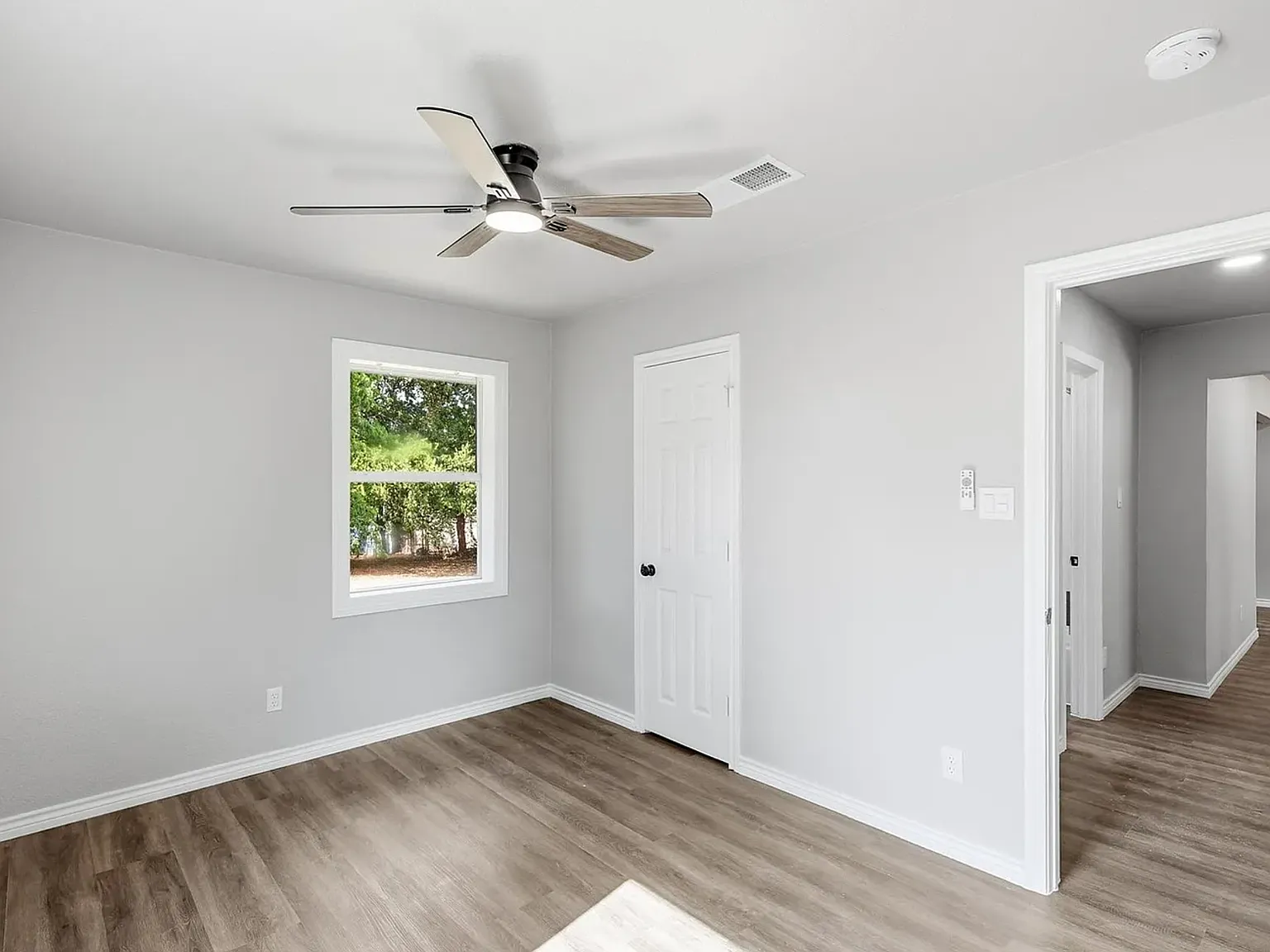 2 bed, 925 sqft, $1,870 — Photo 4