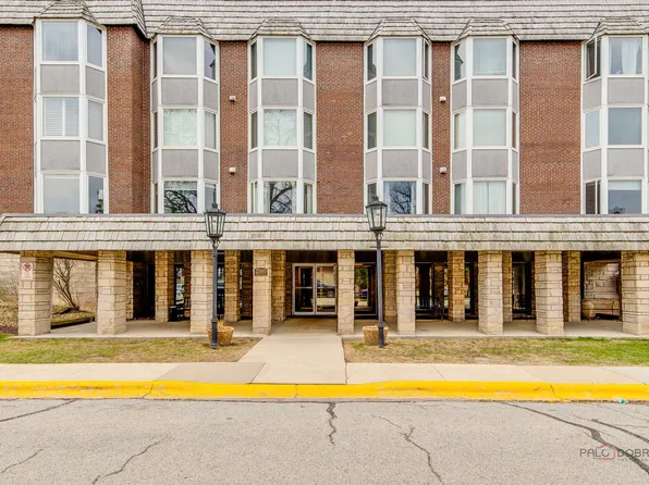 2500 Windsor Mall APT 2J, Park Ridge, IL 60068