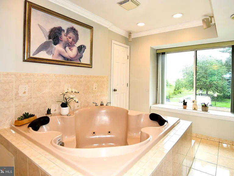 9401 Hickory View Pl — Photo 27