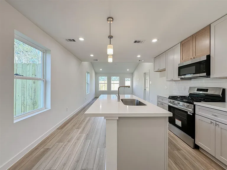 2726 Discovery Trails Ct — Photo 6