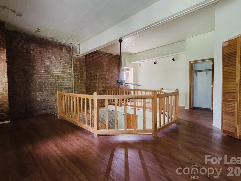 203 W Liberty St #2E — Photo 10
