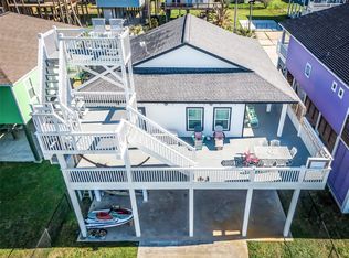 871 Townsend Dr, Crystal Beach, TX 77650