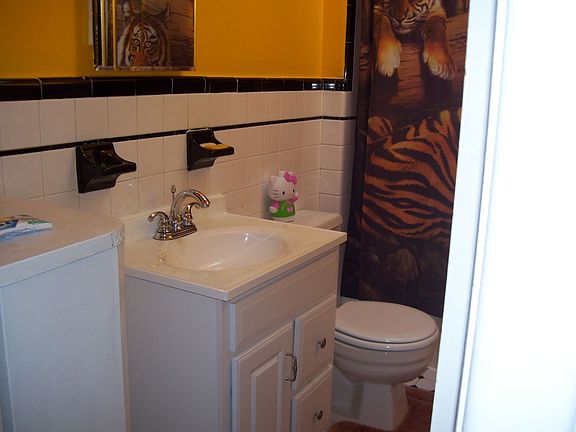Main bathroom