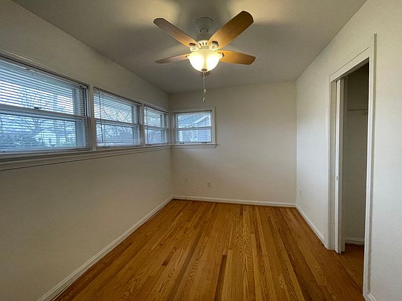 3rd image of 306 Russell Rd