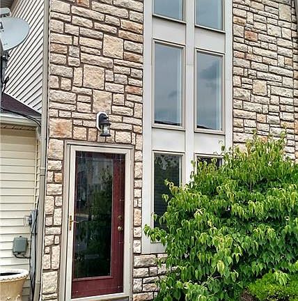 2nd image of 1786 Stone Manor Cir