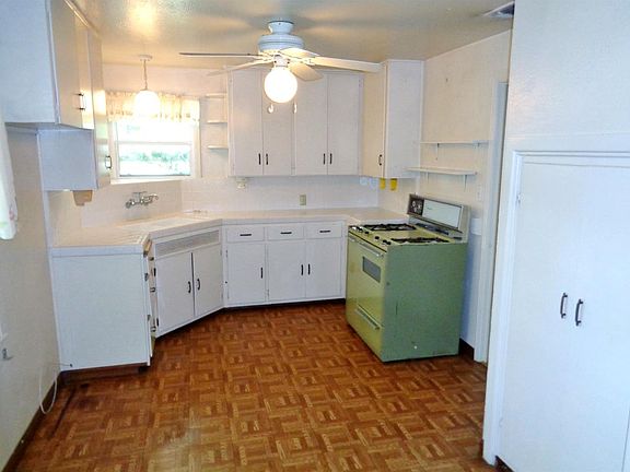 2nd image of 804 W Brown Ave