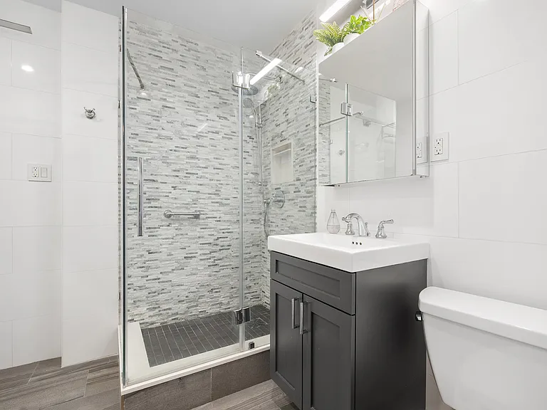 3 Hanover Sq #19J — Photo 8
