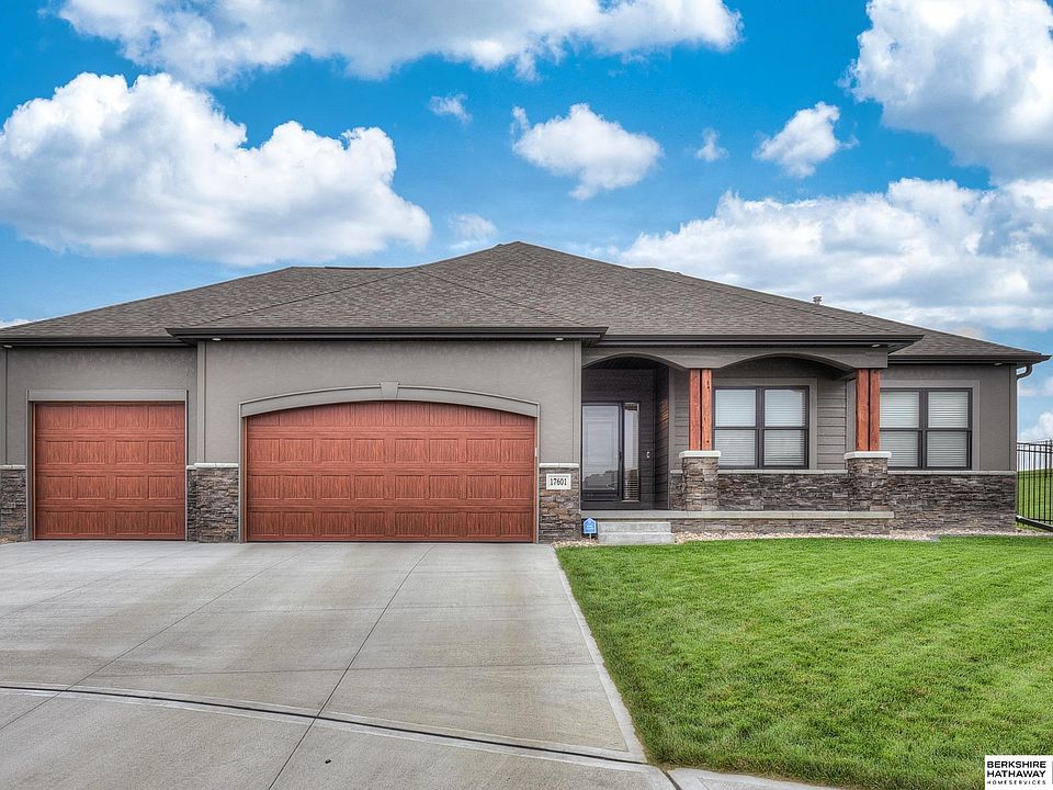 1st image of 17601 Ogden Cir