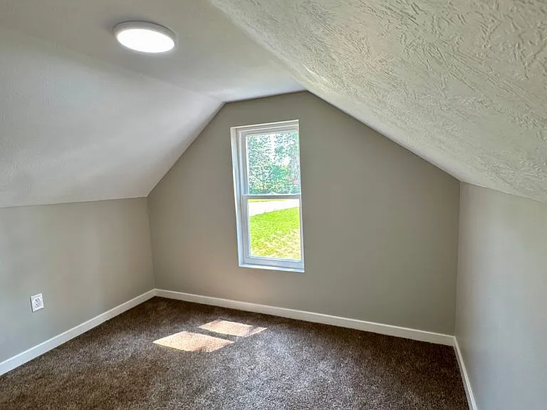 9219 N 100 W — Photo 21