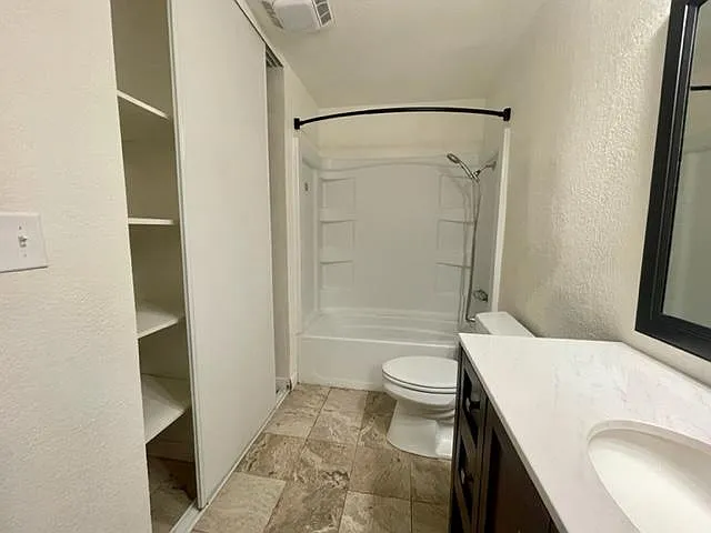 2144 Northwood Cir #H — Photo 16