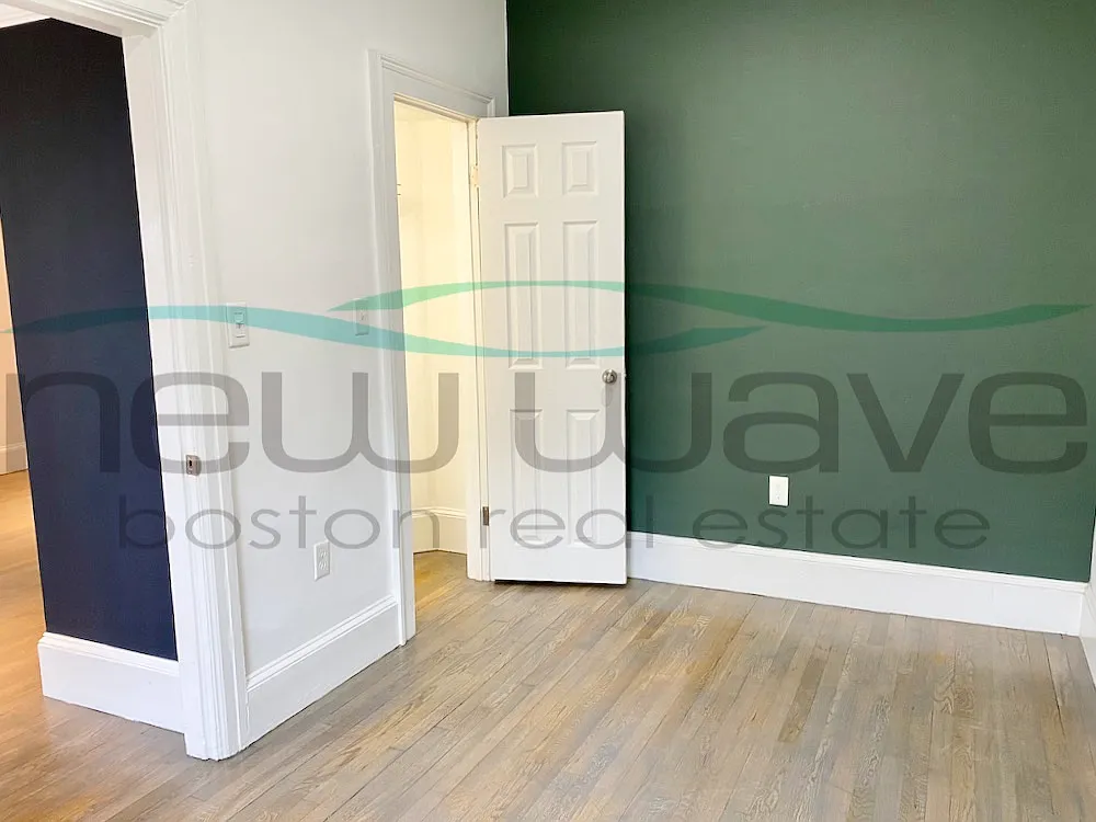 1 bed, 999 sqft, $3,300 — Photo 2