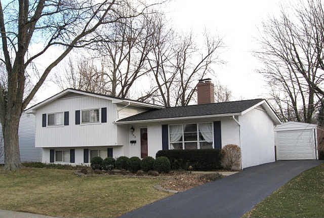 Mature trees, walk to parks and schools, New roof with 30 year warranty 2004