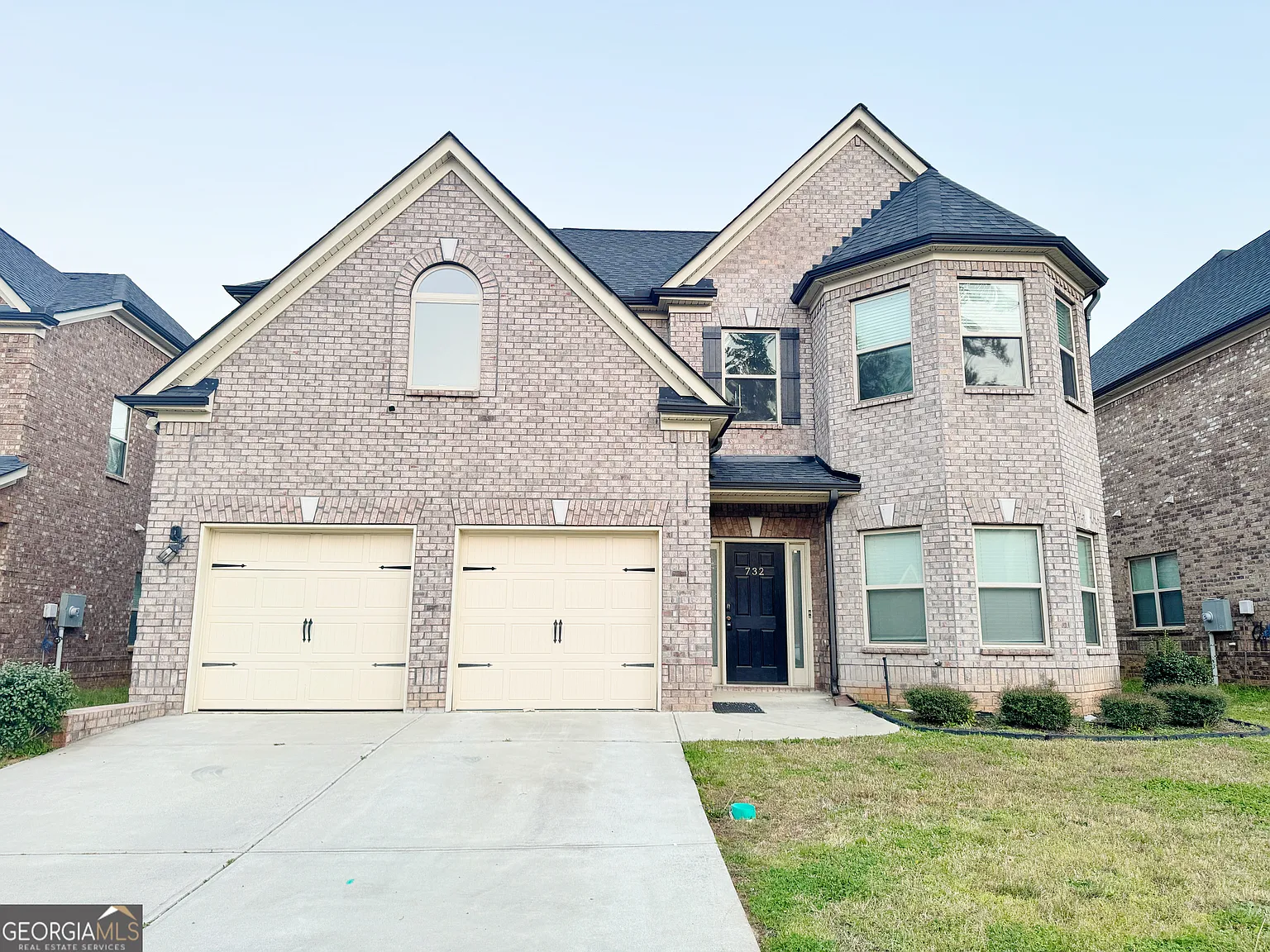 5 bed, 3.0 bath, 2975 sqft, $2,700 — Photo 2