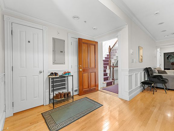 3rd image of 262-264 W Broadway #2