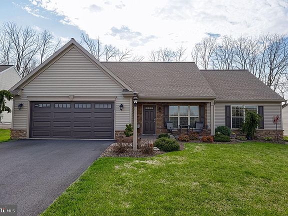 4th image of 218 Sweet Birch Ln
