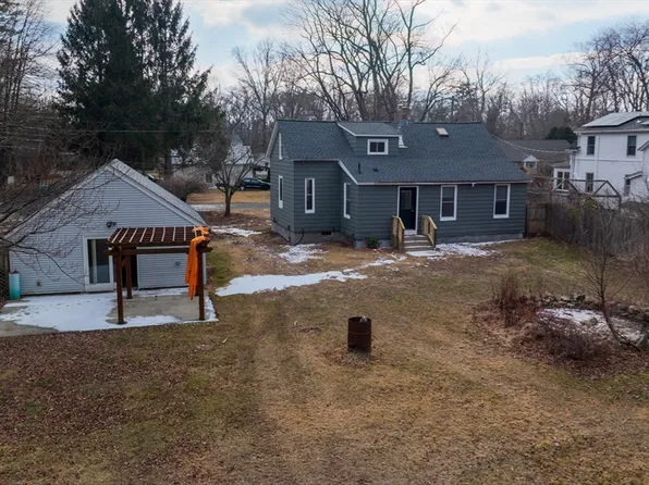 88 Eames Ave, Amherst, MA 01002