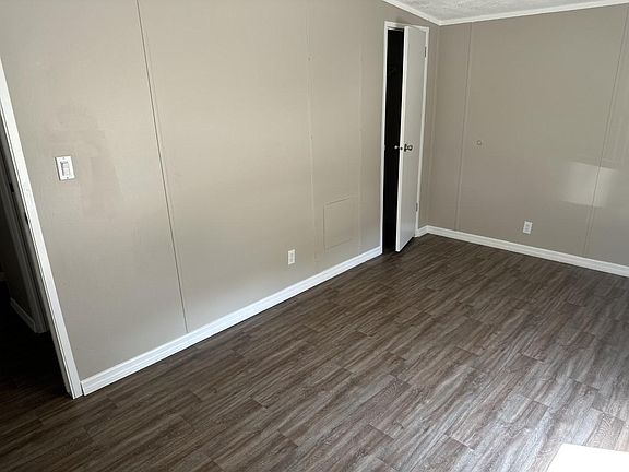 5th image of 139 Westmeadows Dr S