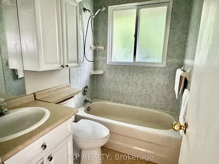 108 Katherine St — Photo 16
