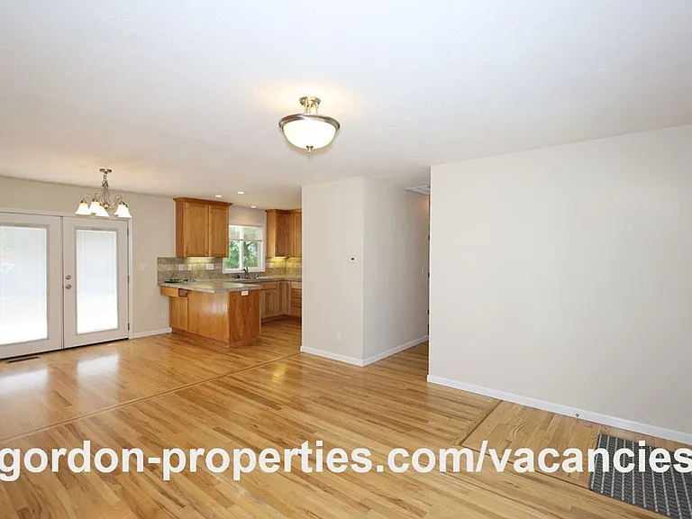 10851 SE Garrett Dr — Photo 5