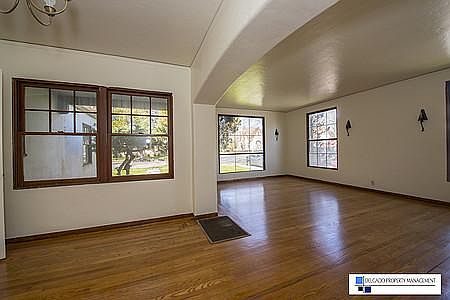 4th image of 1525 Illinois St