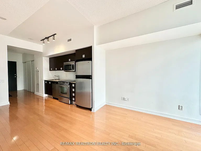 33 Charles St E #1404 — Photo 5