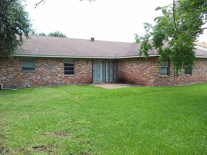 1st image of 4423 Brookfield Dr