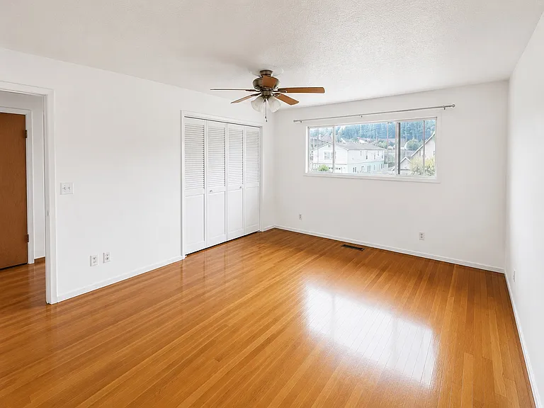 Lucia Ave — Photo 5