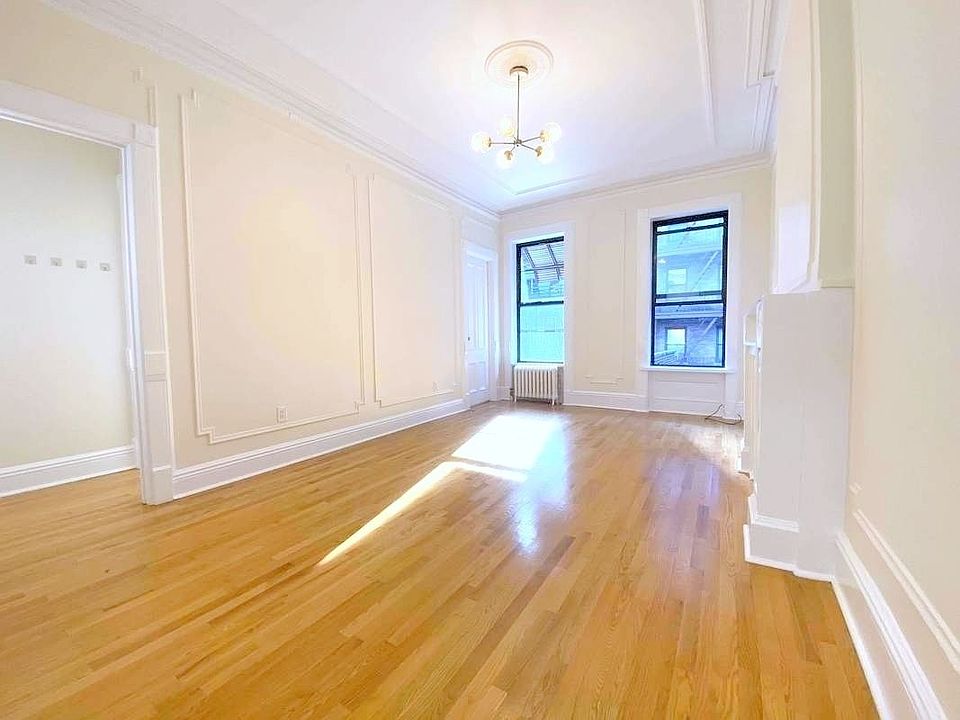 1st image of 136 W 72nd St APT 3R
