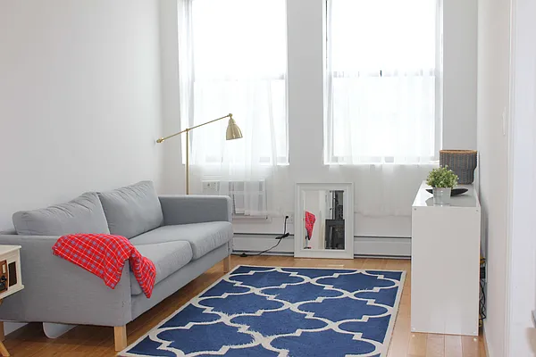 Rented by Perl Group Real Estate | media 9